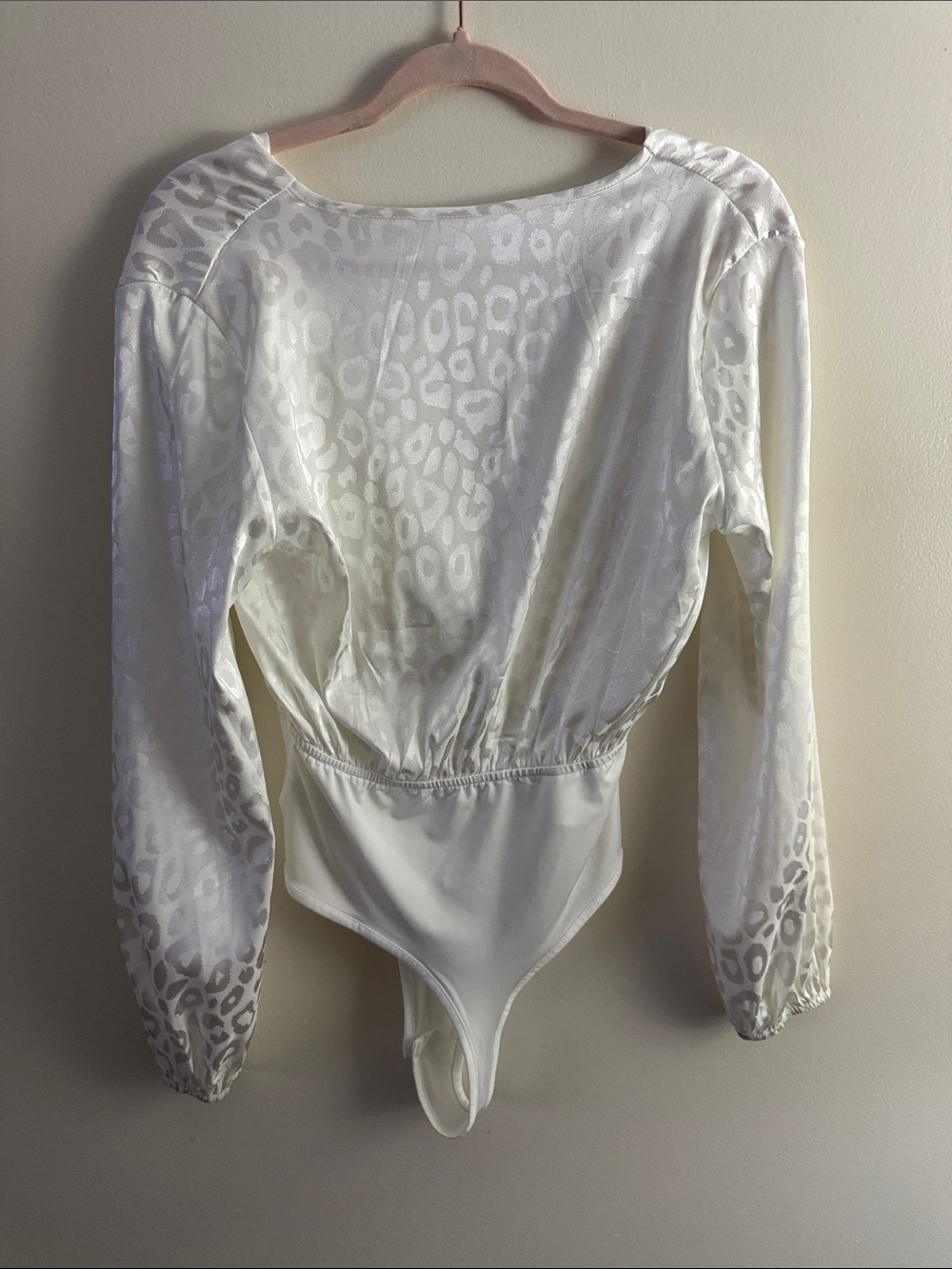 SHEIN White Satin Leopard Jacquard Long Sleeve Bodysuit